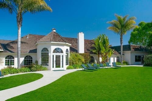 The front lawn of OHI’s main building welcomes you to your spiritual retreat.